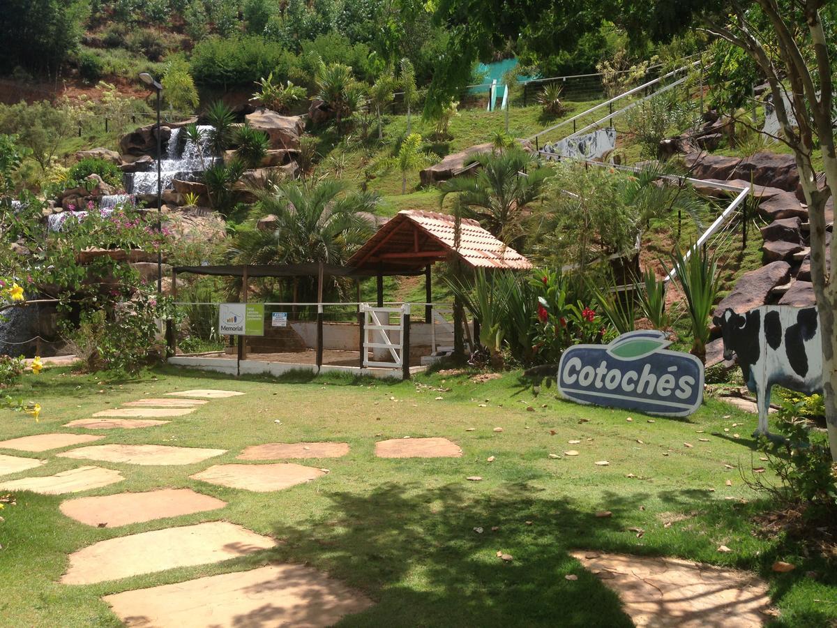 Hotel Cotoches Abre Campo Exterior photo